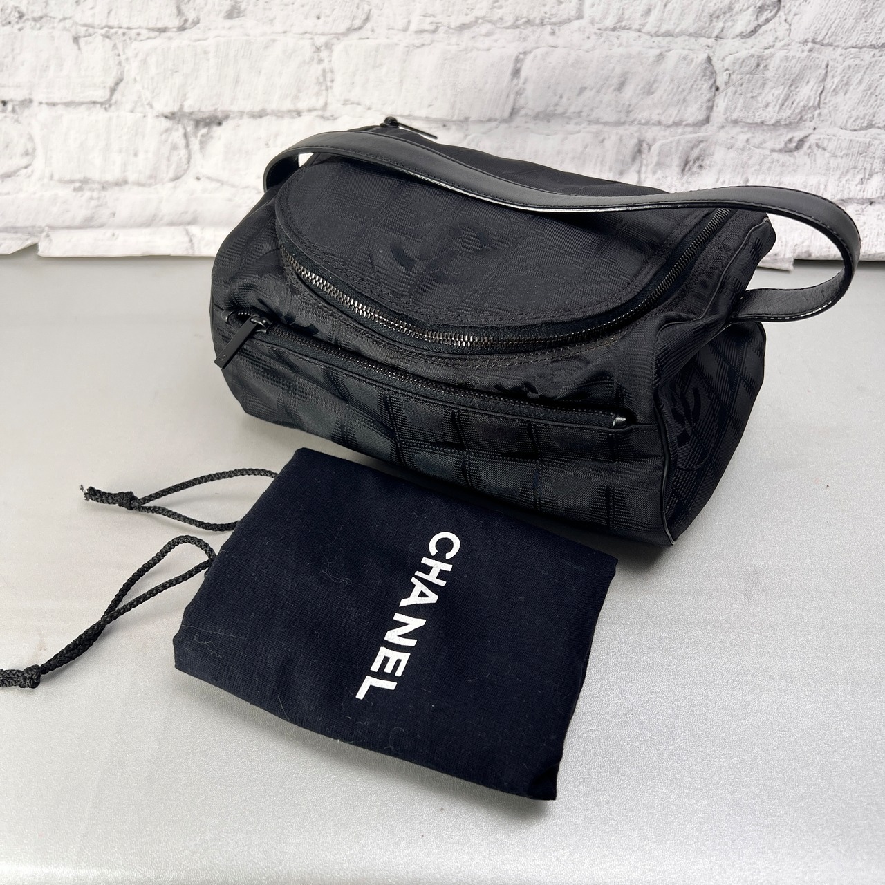 CHANEL シャネル ニュートラベルライン ココマーク ナイロン ハンドバッグ 黒 A-13408