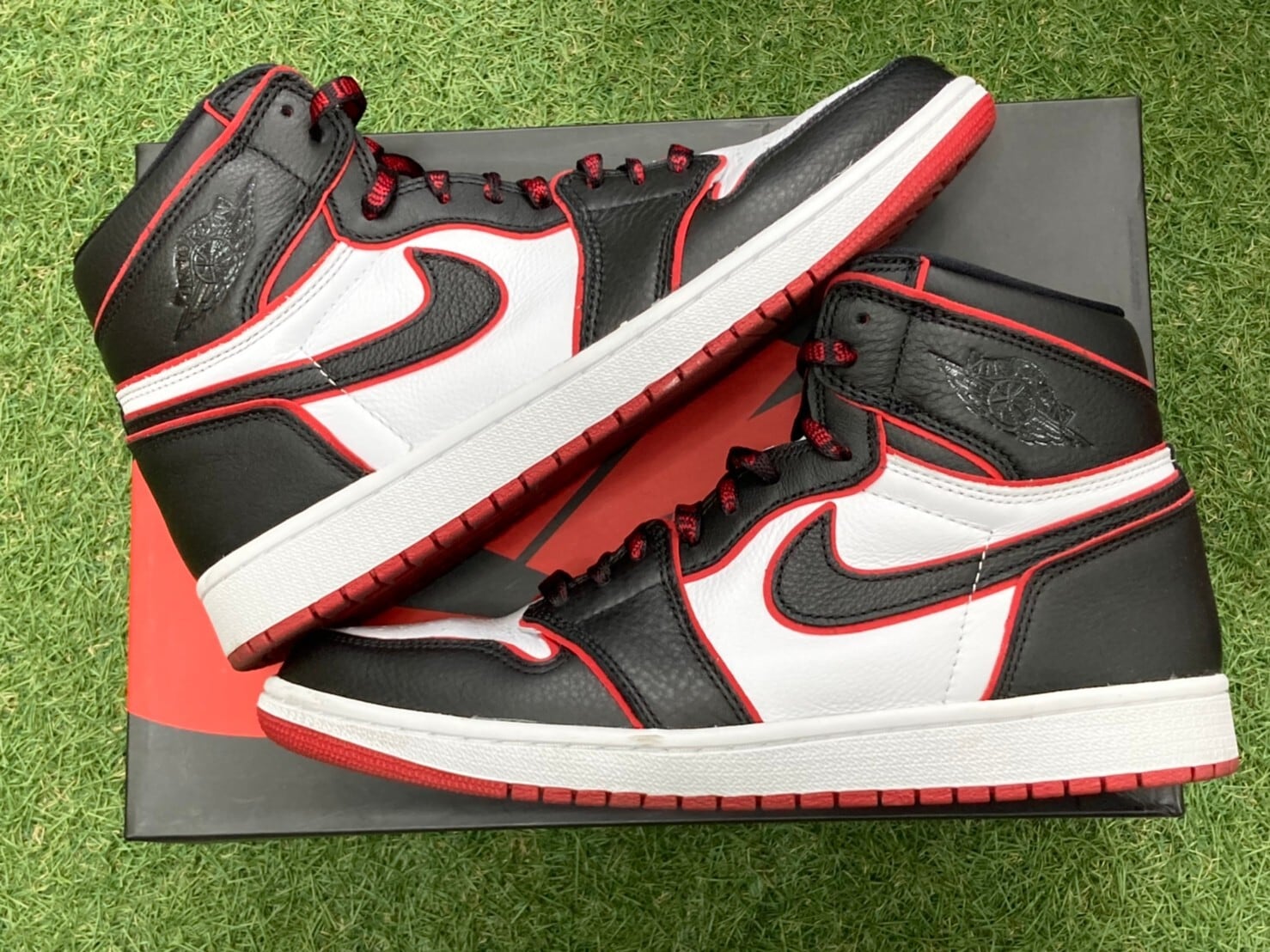Nike Air Jordan1 RetroHigh OG Blood Line