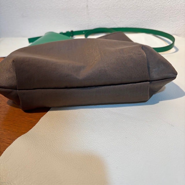 B.stuff　ナイロン×レザーコンビショルダー(フェンネル)