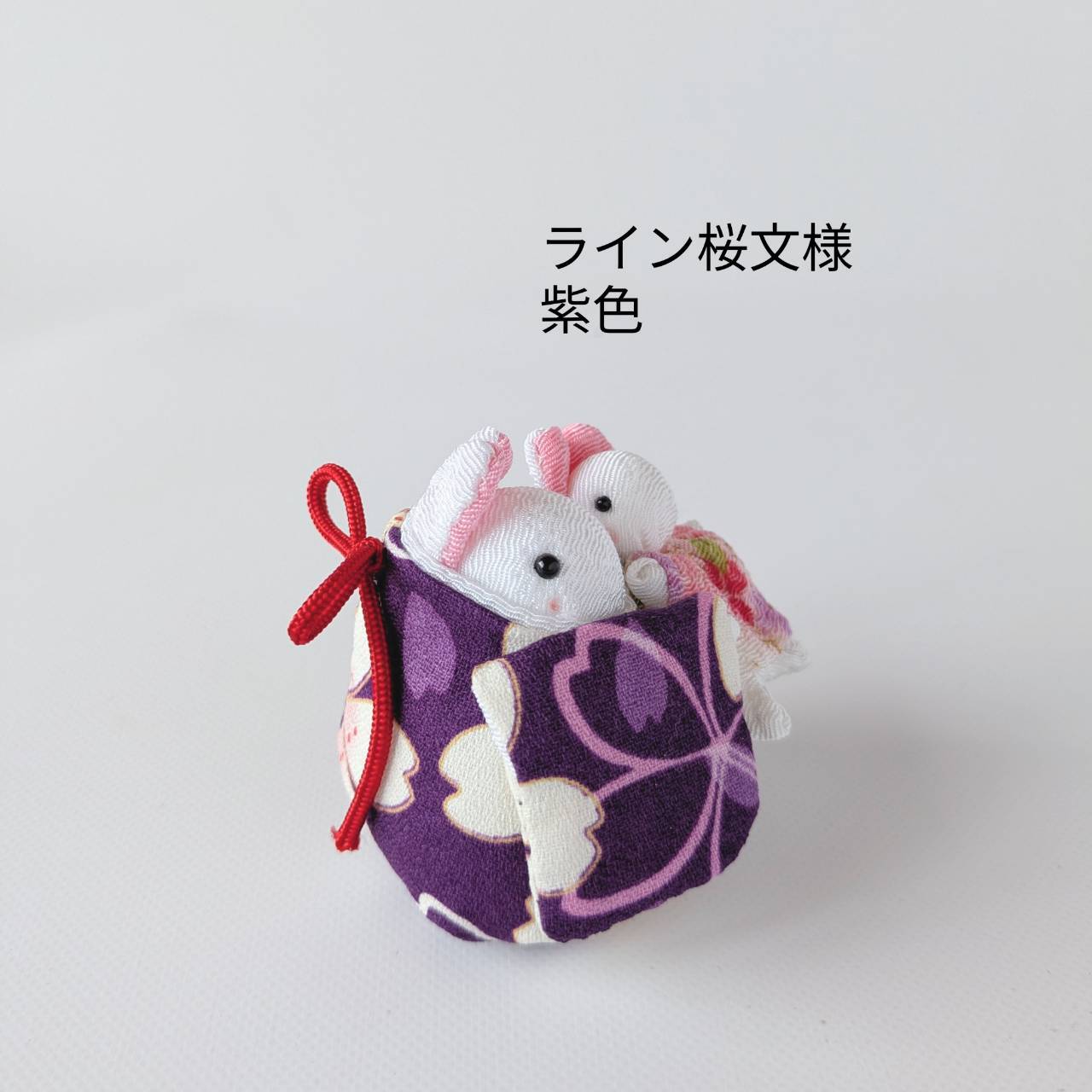 うさちゃん人形を抱えたうさちゃん | 四季彩うさぎの四季の楽しみ