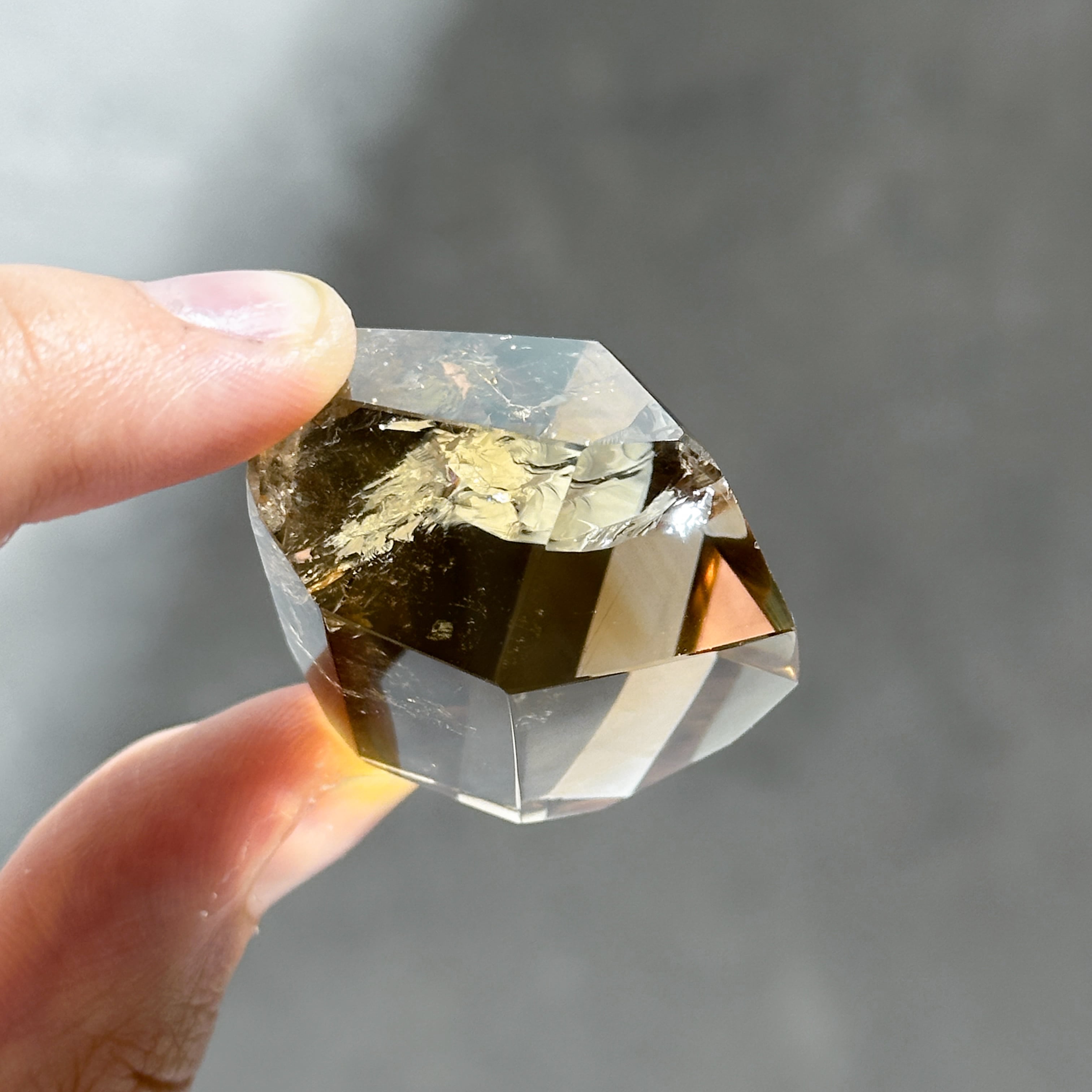 シトリン　高品質　非加熱　フリーフォーム　透明度高　虹 シトリン 高品質 非加熱 フリーフォーム 透明度高 虹 ファントム