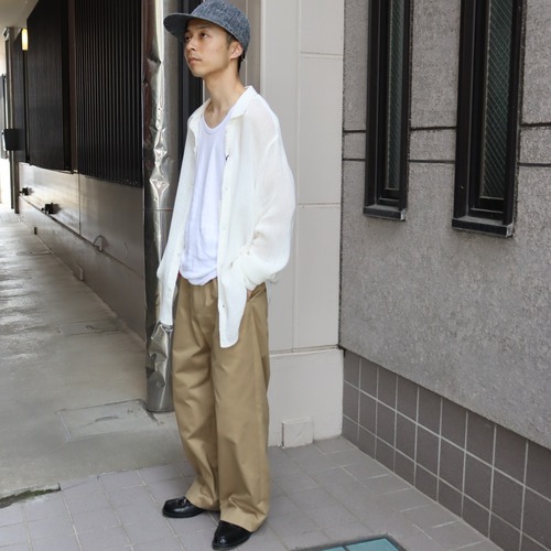 universal products. " NO TUCK CHINO TROUSERS ( Beige )"