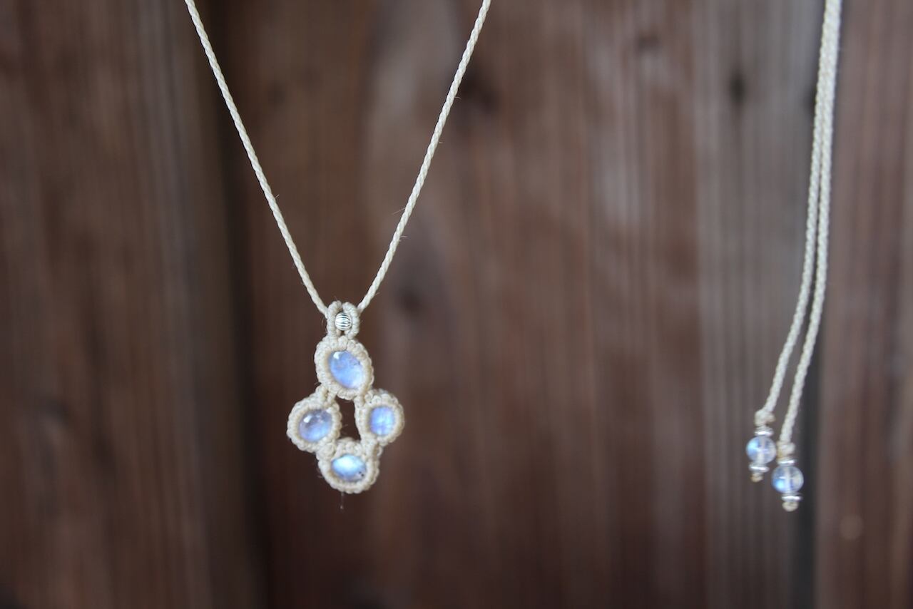 Blue moonstone mix micro macrame　circulation  pendant