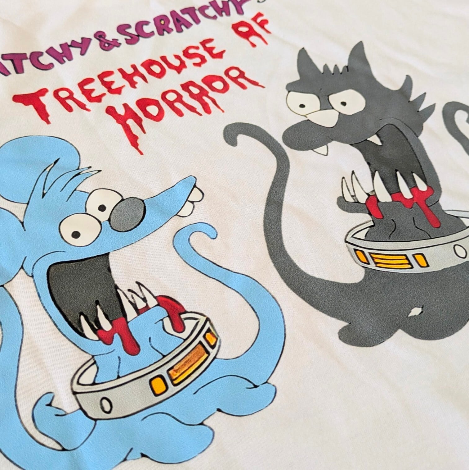 【 The Simpsons( ザ・シンプソンズ ) 】『 The Itchy & Scratchy Show / イッチー&スクラッチー 』 「Treehouse of Horror」(ツリーハウス・オブ・ホラー)/ Tシャツ / WHITE〚アメリカン雑貨 アメトイ〛