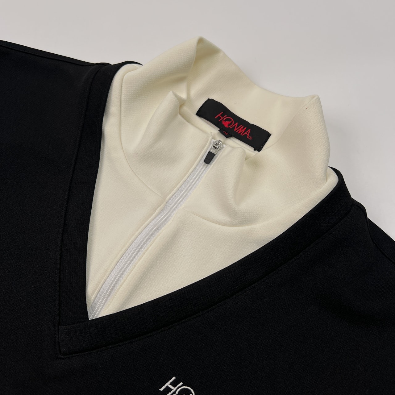 HONMA ホンマ ゴルフ レイヤード風 ハーフジップ ジャージ トレーナー シャツ サイズ M /ブラック×ホワイト