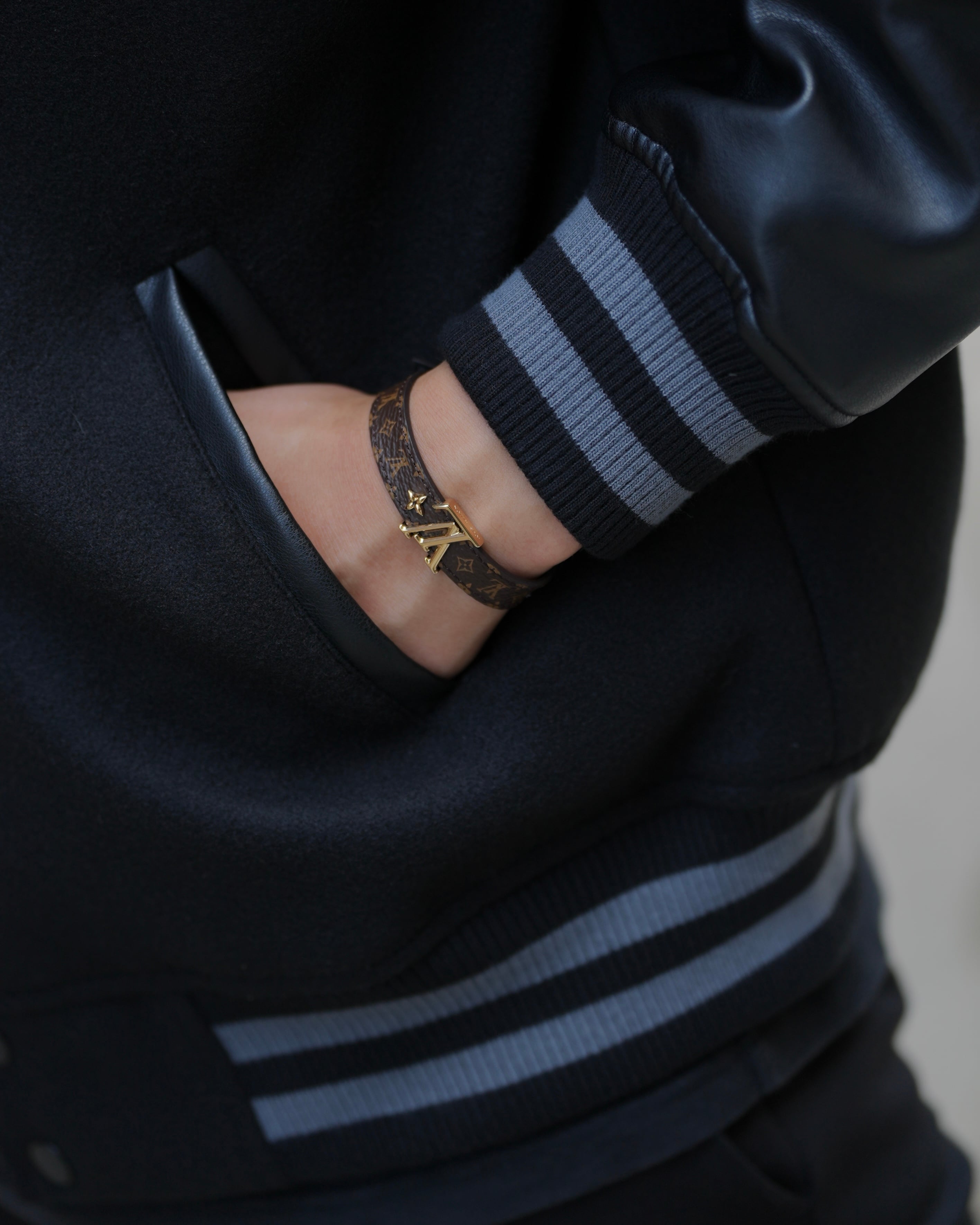 CROSS LEATHER STADIUM JACKET【BEL25-GT1】 | BELINDA OFFICIAL