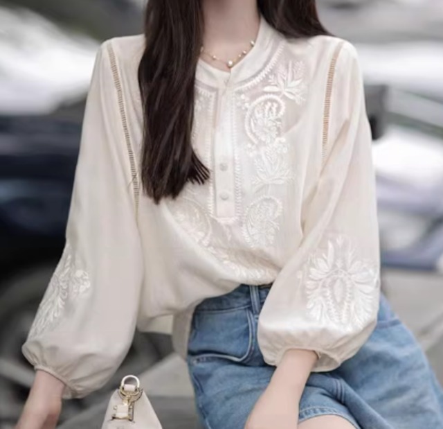 レディース トップス 7分袖 パフスリーブ Uネック フレア オーバーサイズ 刺繍 前開き ボタン 大人可愛い シンプル カジュアル おしゃれ 主役級 存在感 ベーシック ナチュラル 柄 春 夏 秋 ロングシーズン 母の日 ママ 10代 20代 30代 40代 デート お出かけ 楽ちん プレゼント 体型カバー プチプラ 普段使い 着回し 清楚 定番 S M L オフホワイト ベーシックカラー