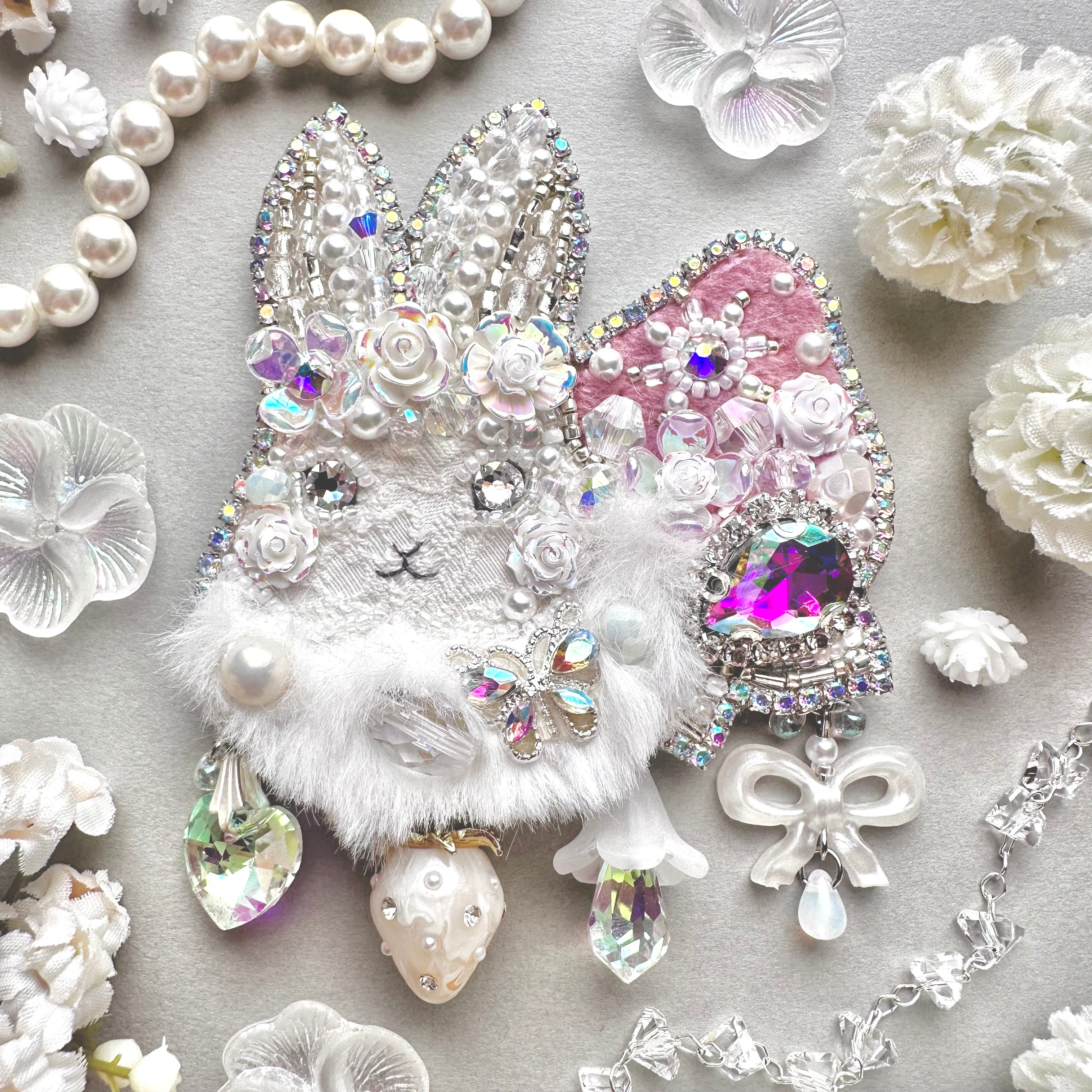 piari ハンドメイド ビーズ刺繍 ネックレス ブローチ バッグチャーム piari ハンドメイド ビーズ刺繍 ネックレス ブローチ バッグチャーム