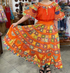 ニャンドゥティ 衣装