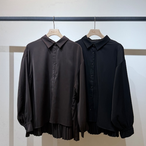 ダブルクロス後ろフレアプリーツシャツ