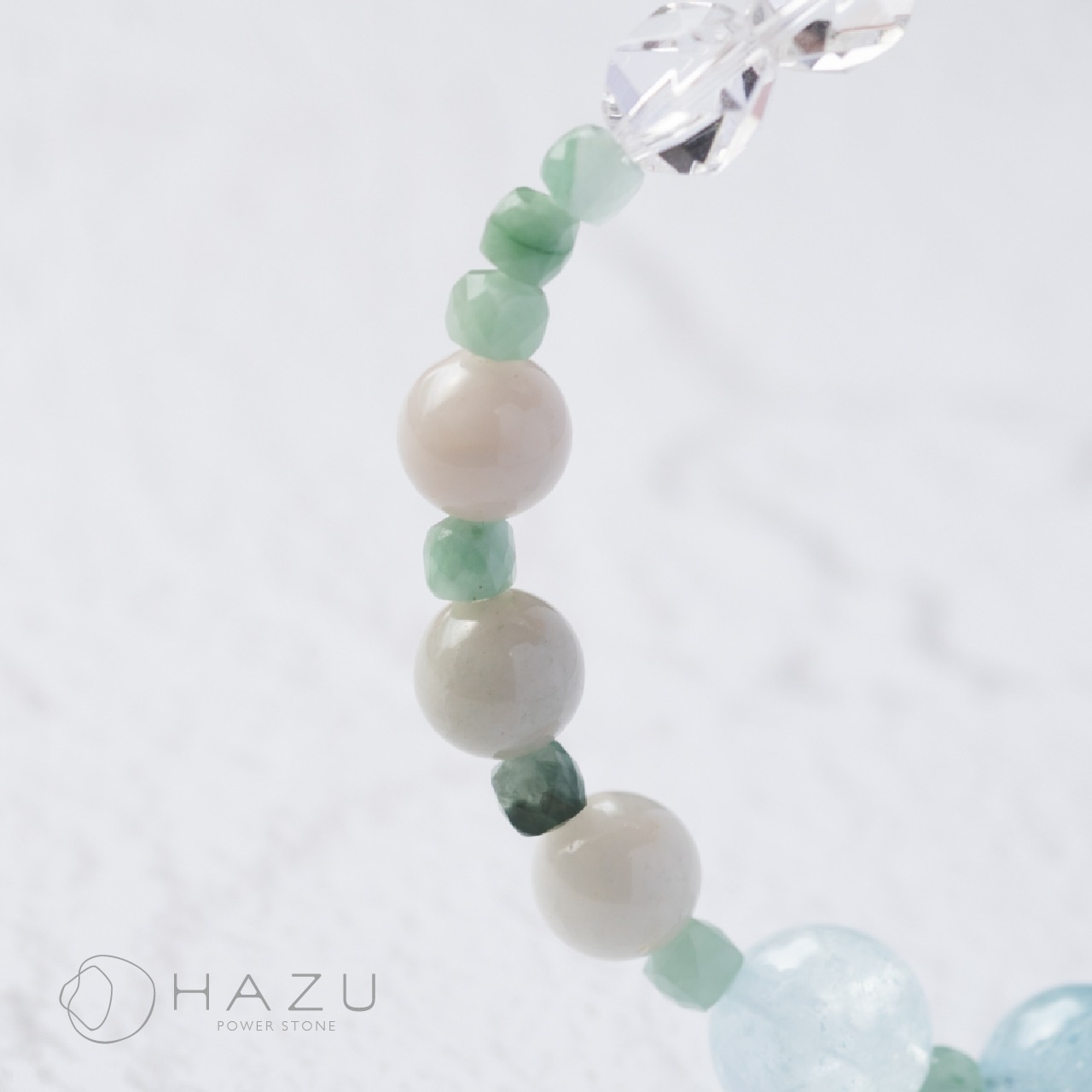 天然カラーの優しいアクアマリン［アクアマリン（非加熱）／翡翠／水晶］