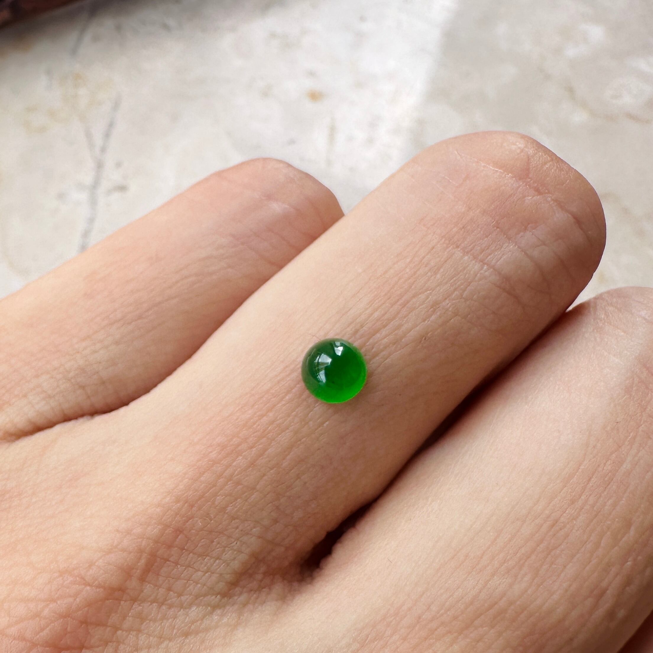 Jade 0.385ct R C 4 | Victorian Box