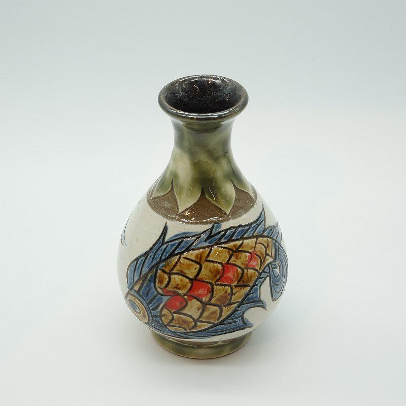 陶器 花器　花瓶　徳利 魚文様　陶芸　魚紋　工芸　美術品　遺品整理　オブジェ 魚紋のミニ花瓶【金城陶器秀陶房】 | 沖縄の工芸品うぃーりきさん