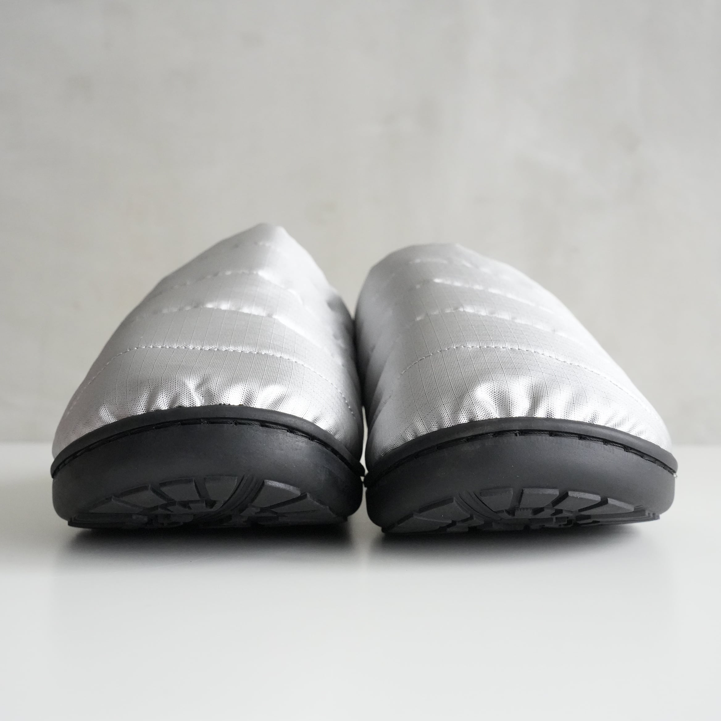 subu✖️Sandy Liang いちご柄スリッパ シルバー