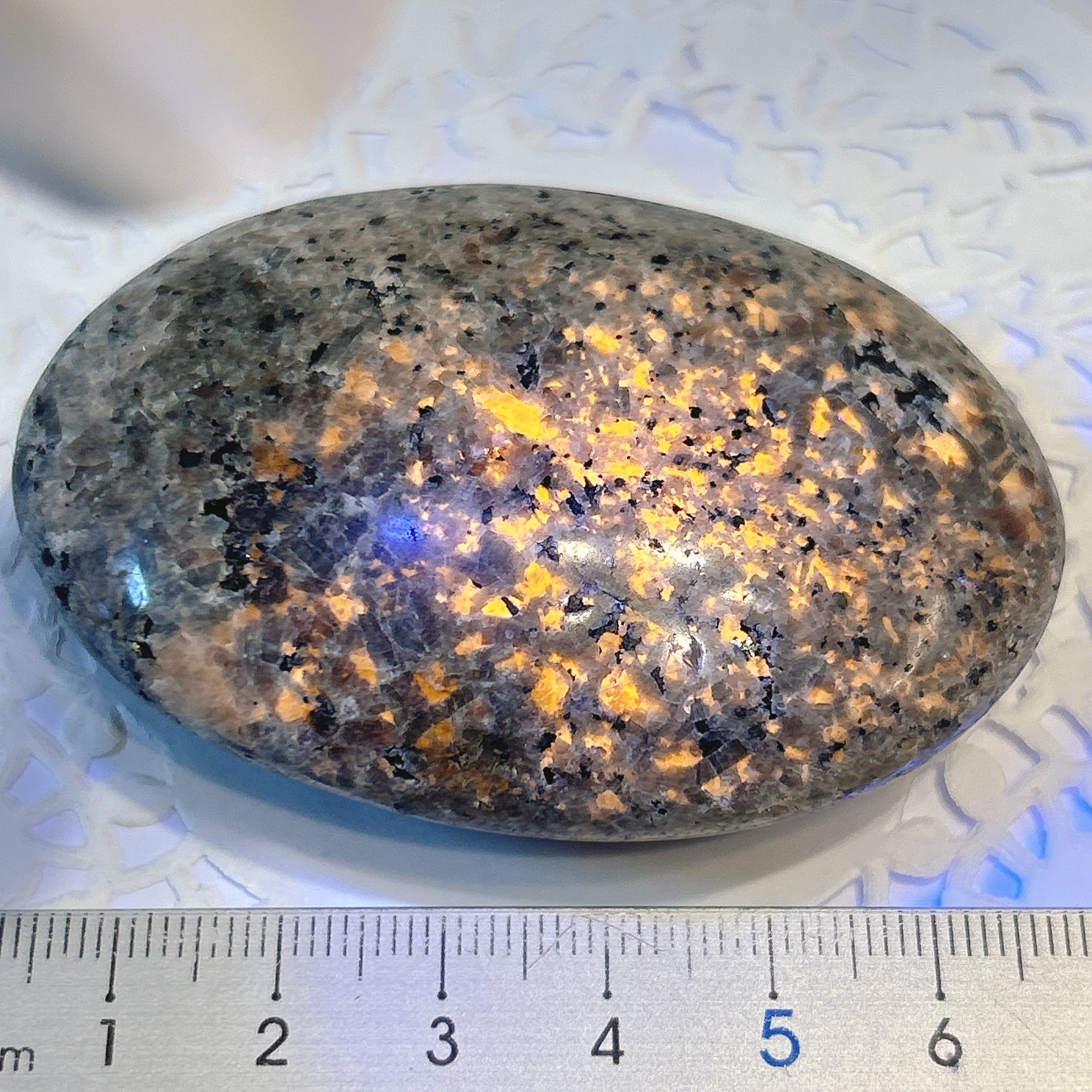 しんちゃんユーパーライト 18061】ユーパーライト 紫外線で蛍光 Yooperlite 鉱物 天然石