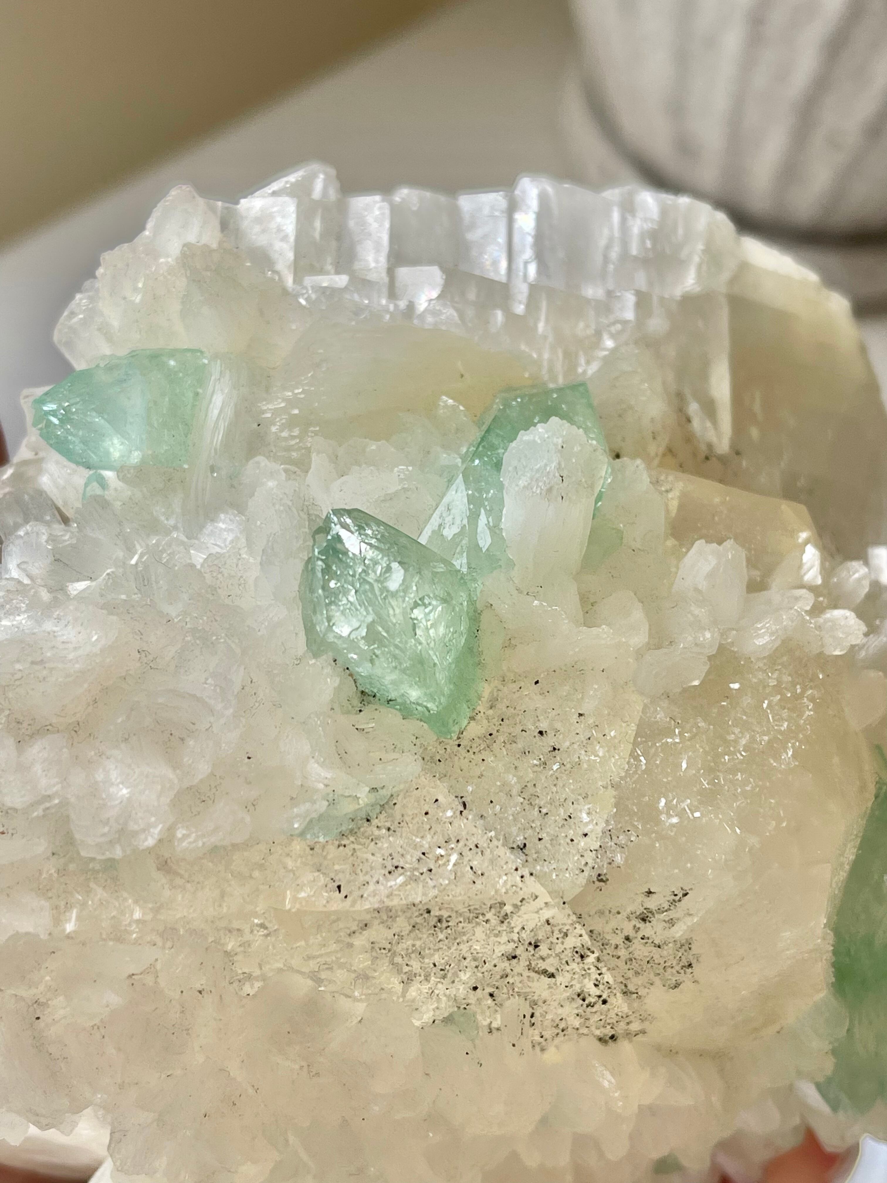 カルサイト＆スティルバイト共生グリーンアポフィライト