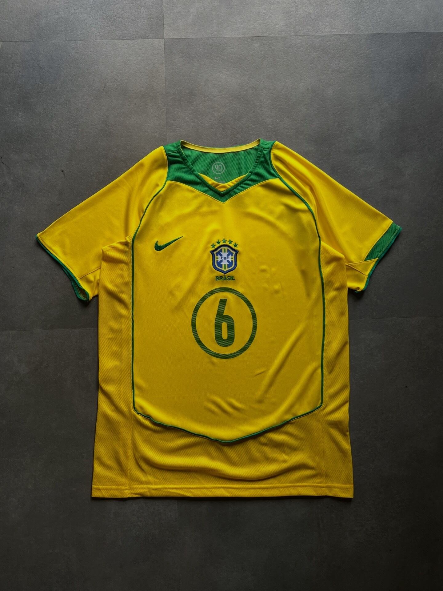 【希少】NIKE ブラジル代表 R.CARLOS 6 ユニフォーム Nike Total 90 ブラジル サッカーシャツ R.CARLOS 6 黄 M | Léon Shinjuku