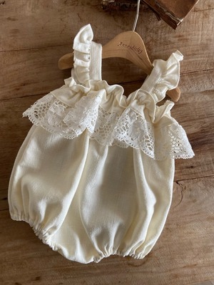 2305 frill lace rompers / ANNESHIRLEY