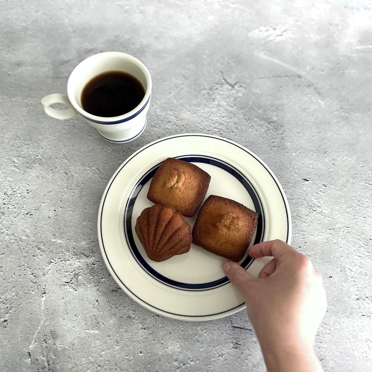 21cmプレート: カントリーサイド /ネイビーブルー（KOYO) | CONTENTE