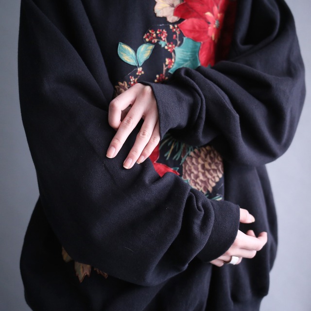 "黒×花" flower cloth patchwork design over silhouette sweat