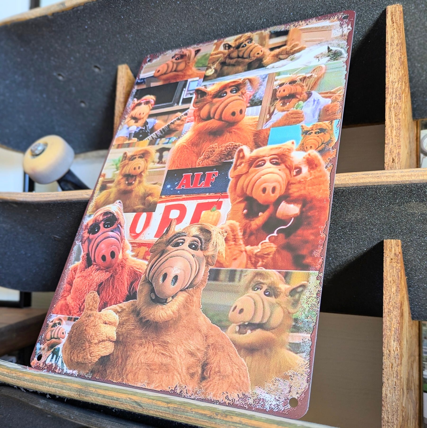 送料無料!ちょうどいいブリキ看板 ビンテージ加工【アルフ(ALF)】〚アメリカン雑貨 アメトイ〛