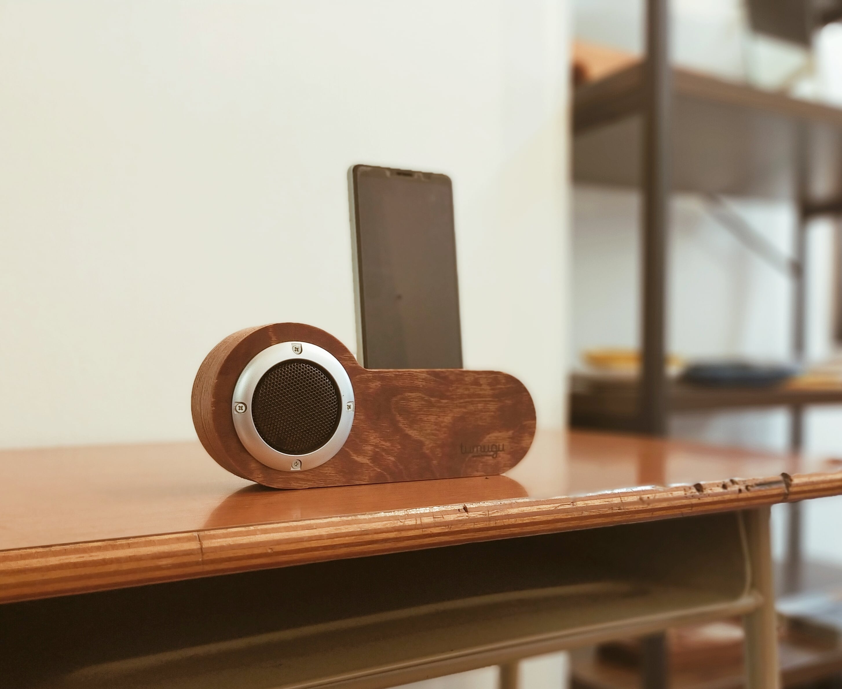school desk speaker（学校天板×スマホスピーカー） | upcycle