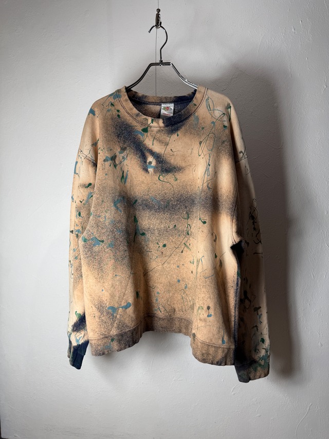 90~00’s Bleach & Splatter Paint Art Sweatshirt