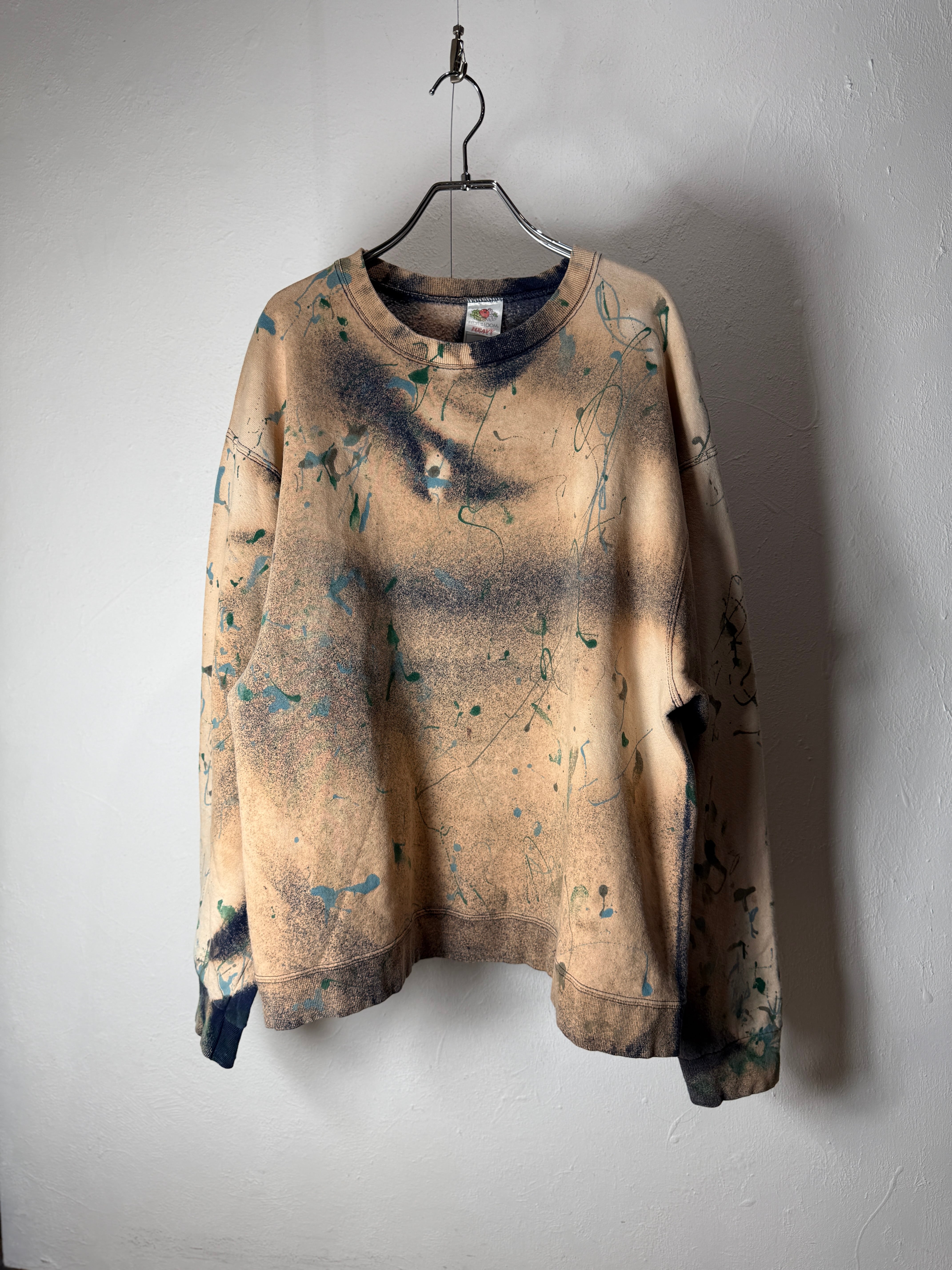 90~00’s Bleach & Splatter Paint Art Sweatshirt