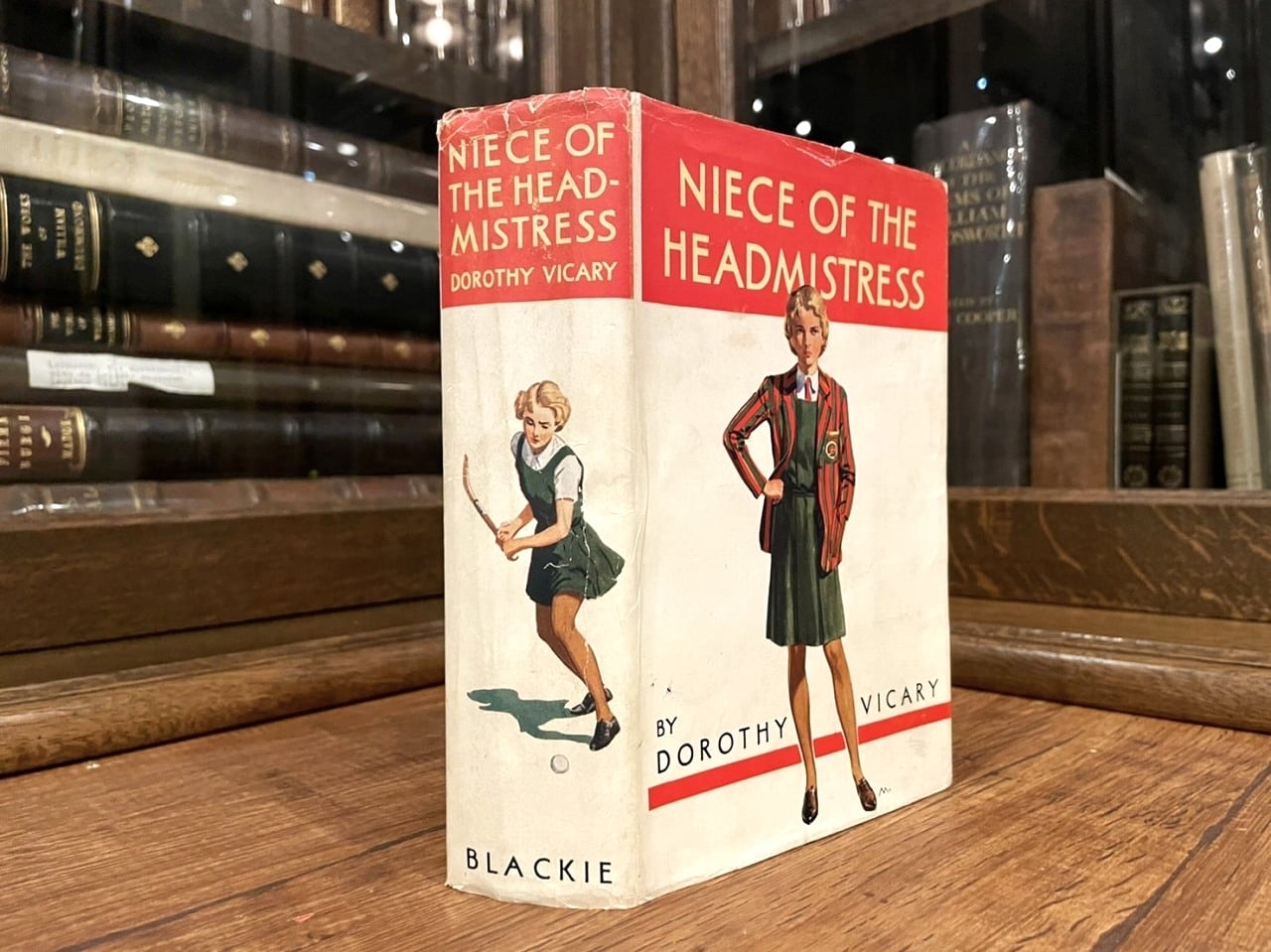 【DP401】Niece of the Headmistress / display book