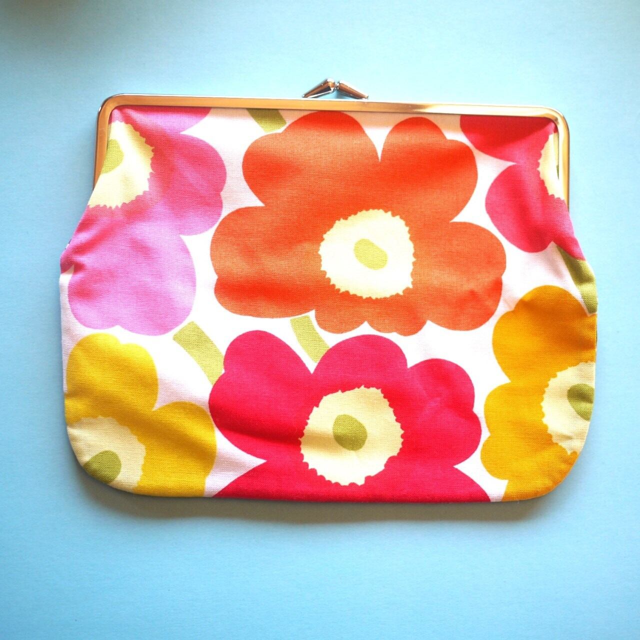 マリメッコ marimekko 幅広がま口ポーチ