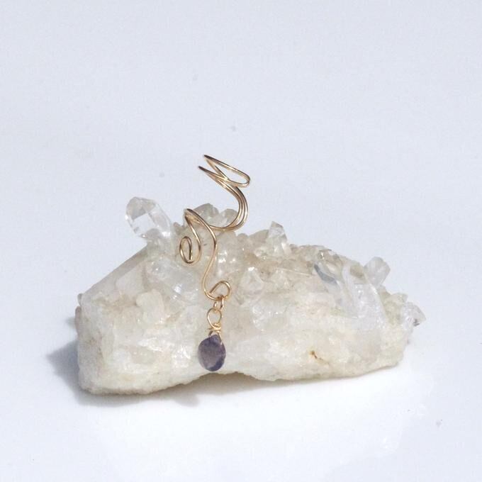 【一点物】✦⋆.すみれの花咲く頃⋆.アイオライトティアドロップシェイプイヤーカフ⋆.·サージカルステンレス⋆.·✦