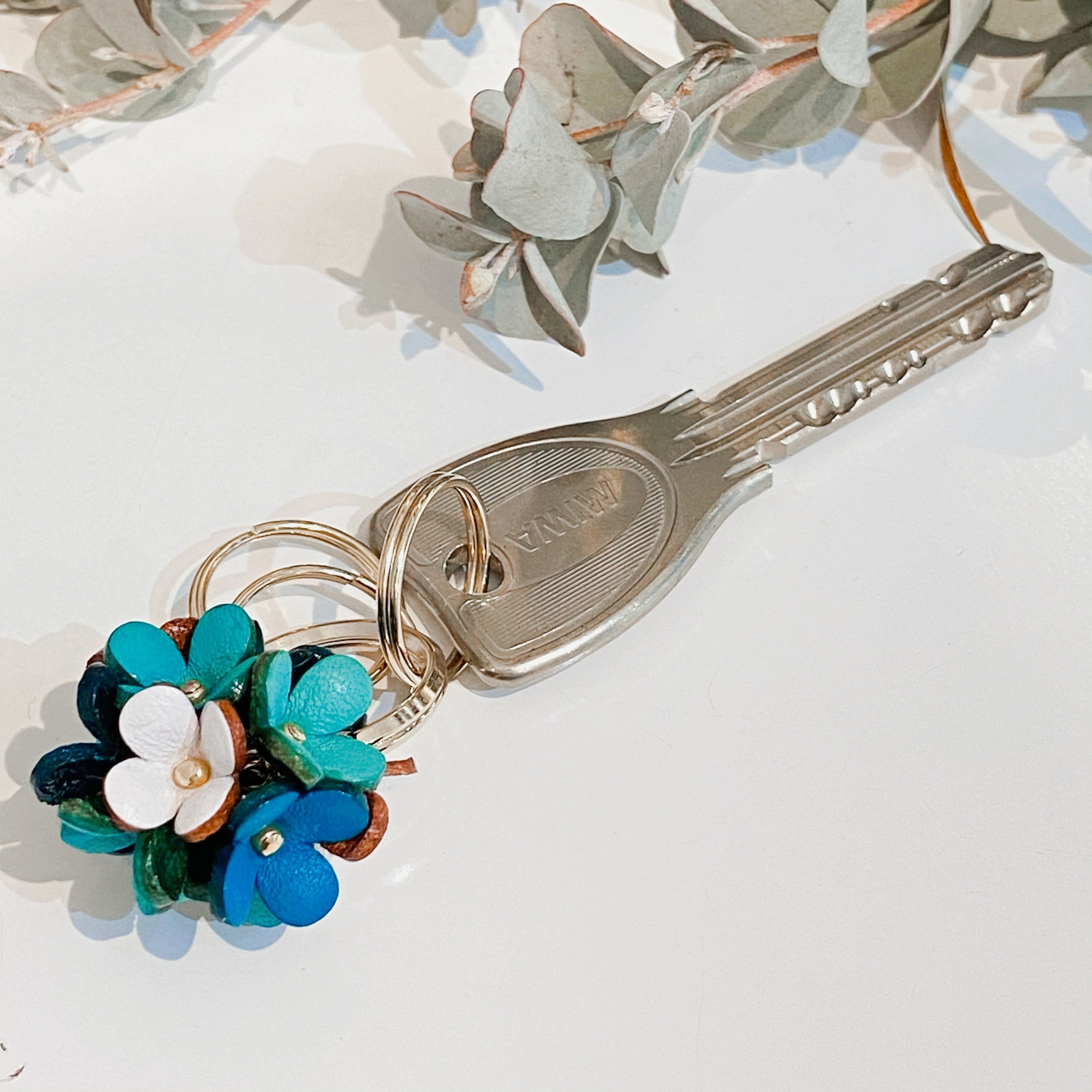 人気商品】カランコエ花のキーホルダー(花色ブルーカラー) | Allamanda