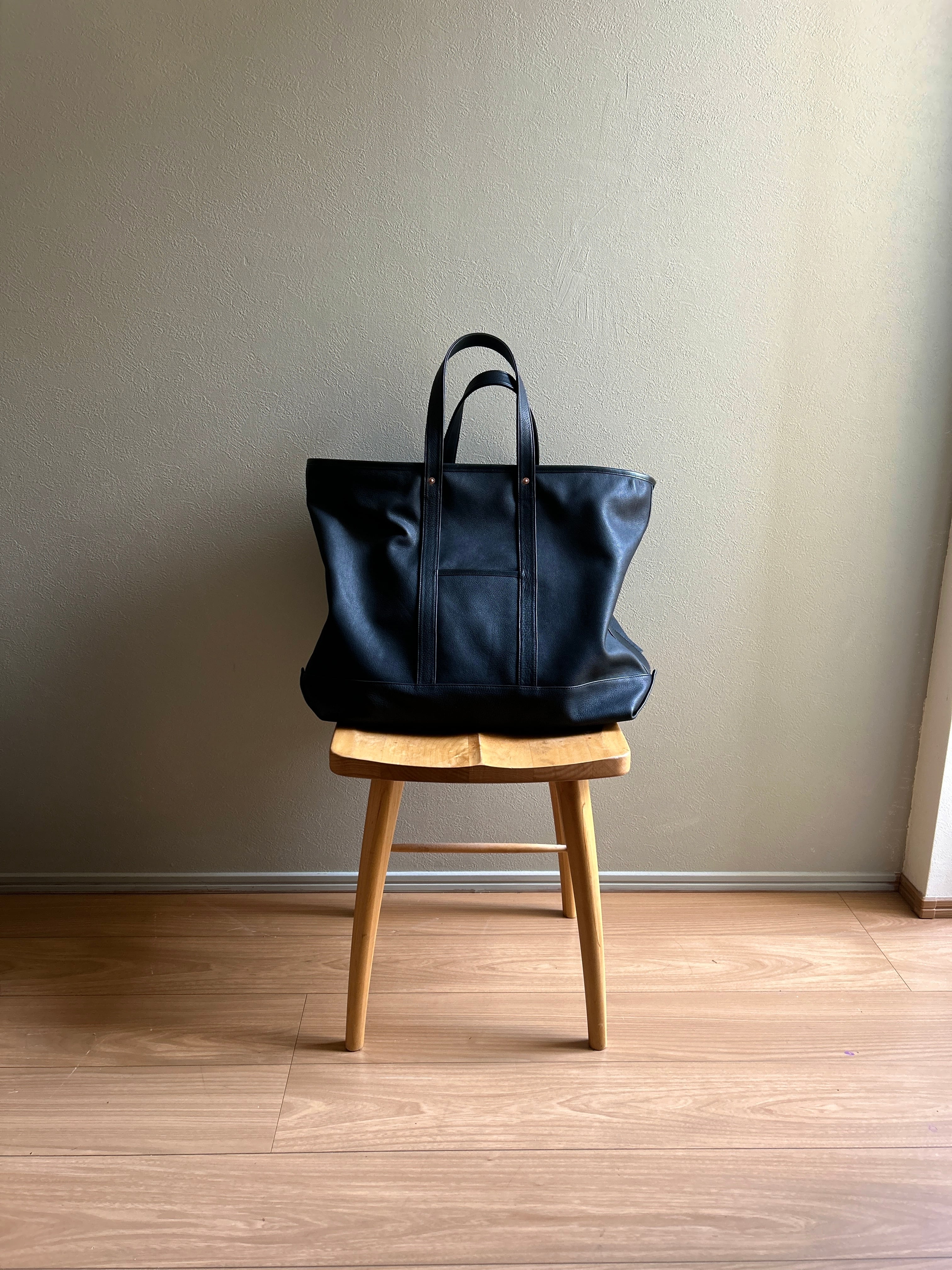 Large tote /black/栃木ヌメ×サステナブルレザー(国産本牛革)