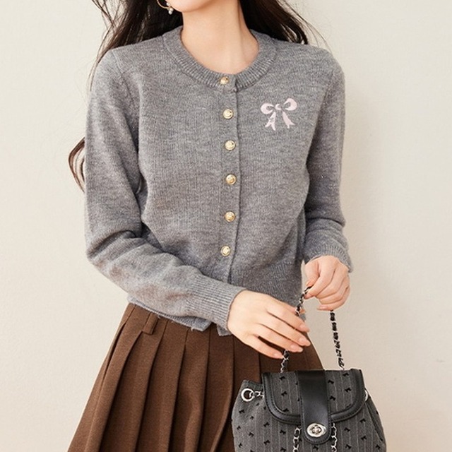 リボン刺繍クルーネックカーディガン Me1572