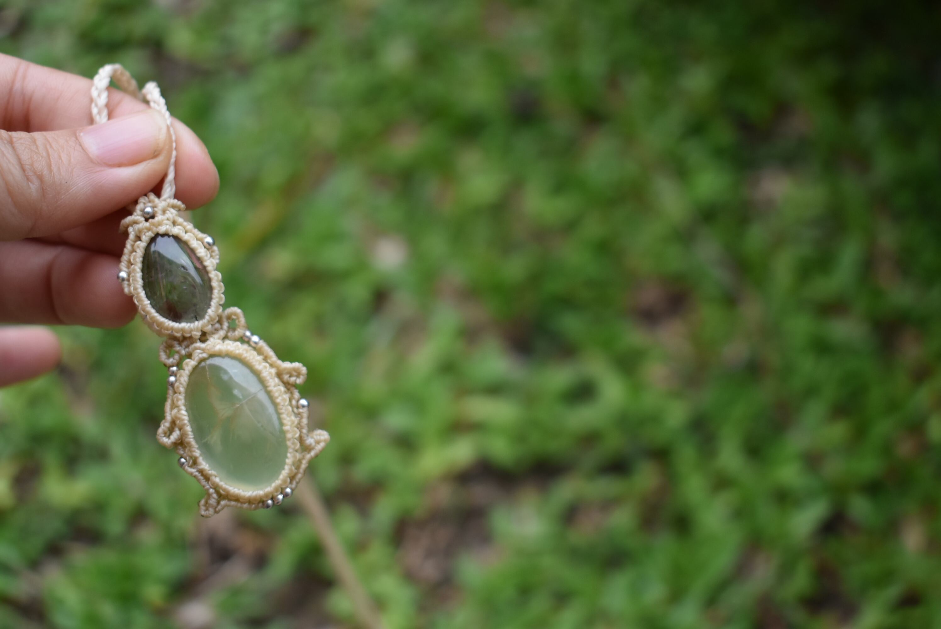 ほんのり気分★良質★アメジスト + プレナイト マクラメペンダント