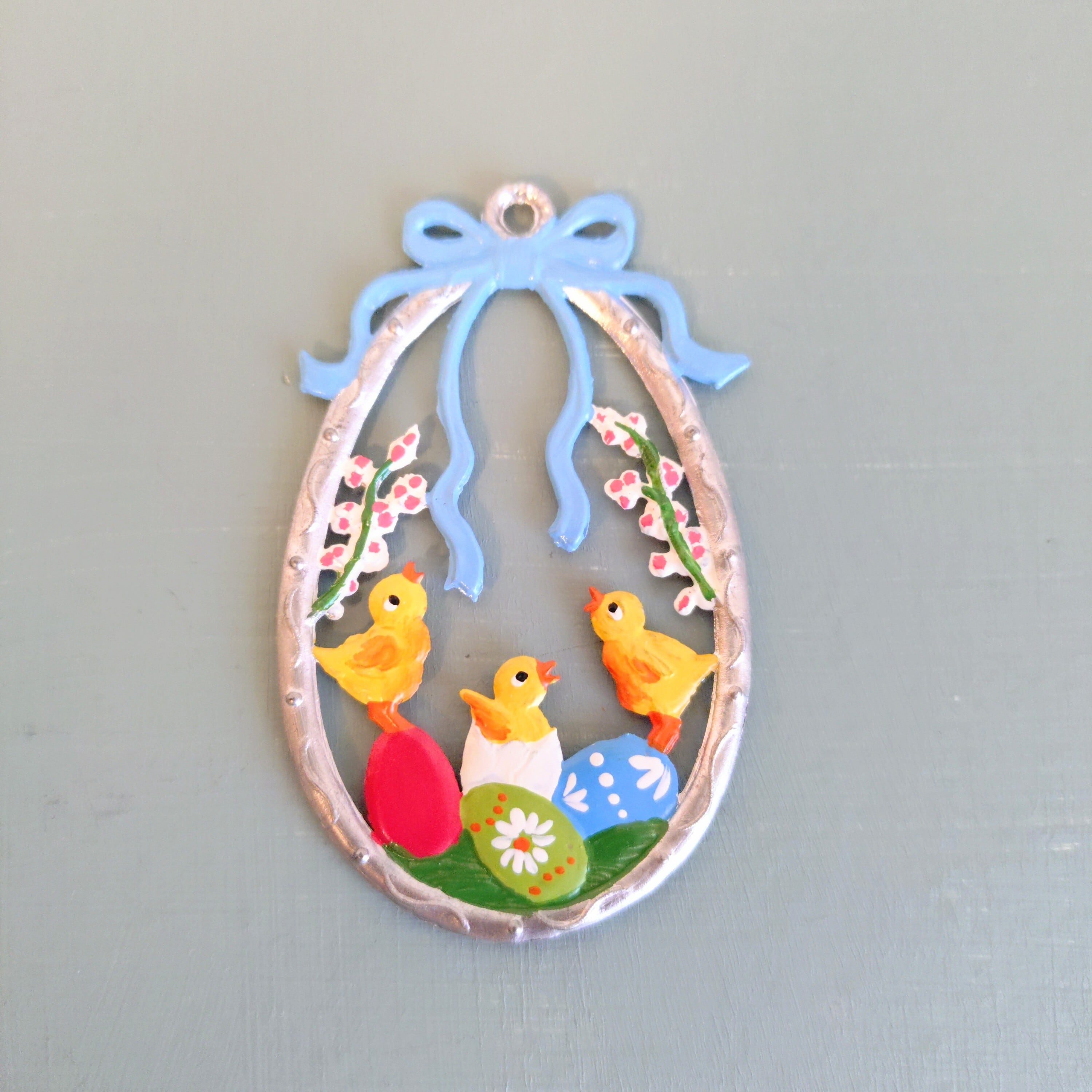 イースターエッグとひよこB 錫飾り | POLKA ドイツ工芸品