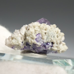 ヤオガンシャン産 フローライト 共生 / 原石 標本【E_2】