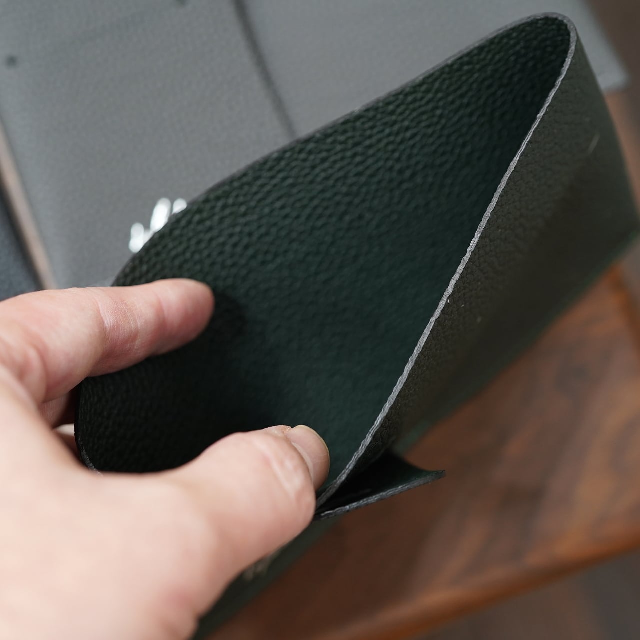 ル・ボナー 残心・二つ折り純札入れ シュランケンカーフ | CIRCLE