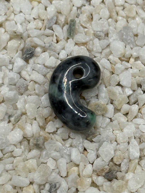 糸魚川翡翠　勾玉　037・画像2