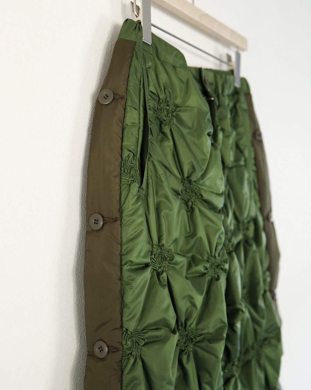 BELPER - QUILTING PANTS / KHAKI | momi
