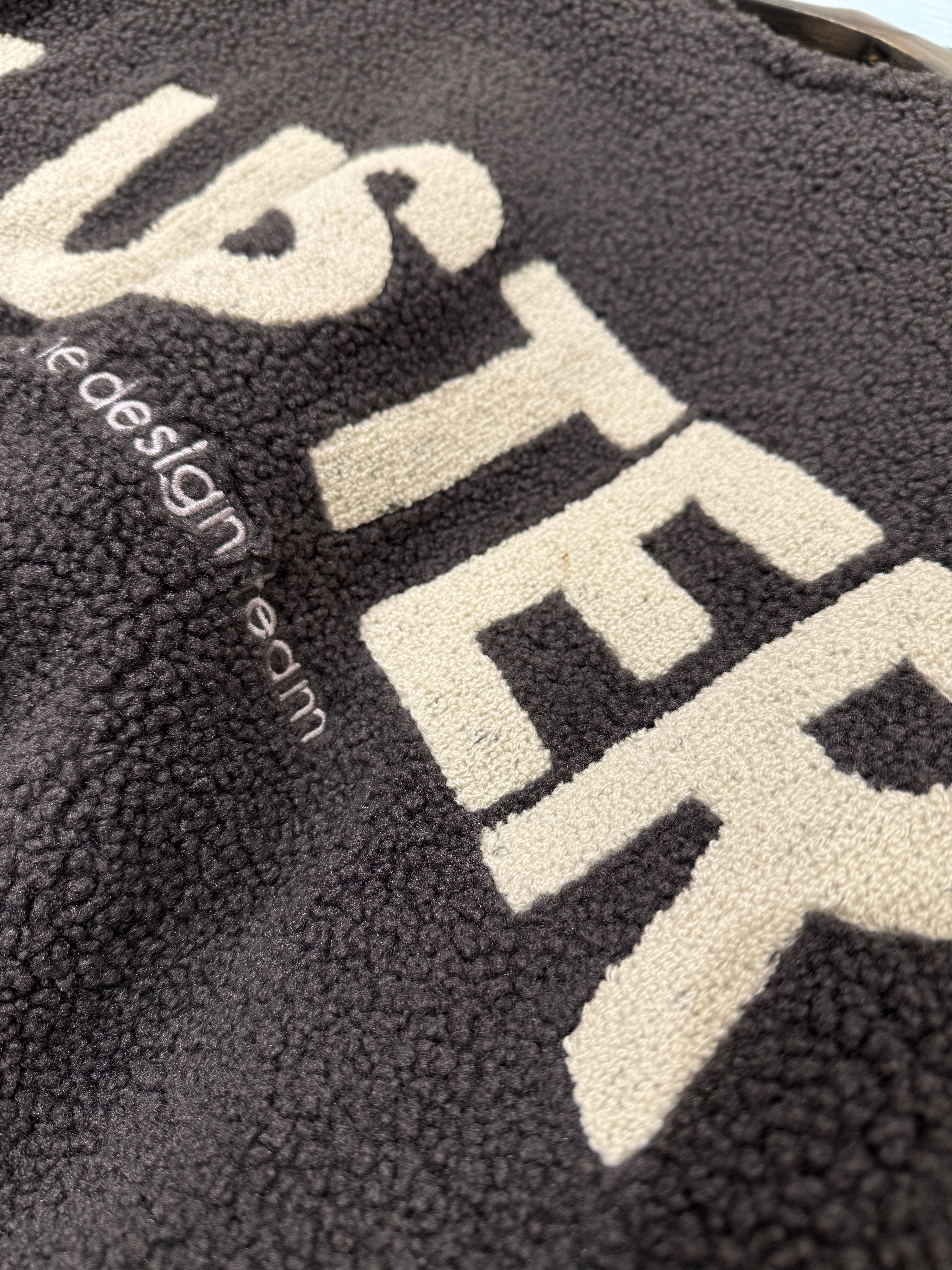 【新品】ayane ロゴ刺繍ストレッチフリース　 プルオーバー　　オフ 楽天市場】【ayane】アヤン/ロゴ刺繍ストレッチフリースプルオーバー