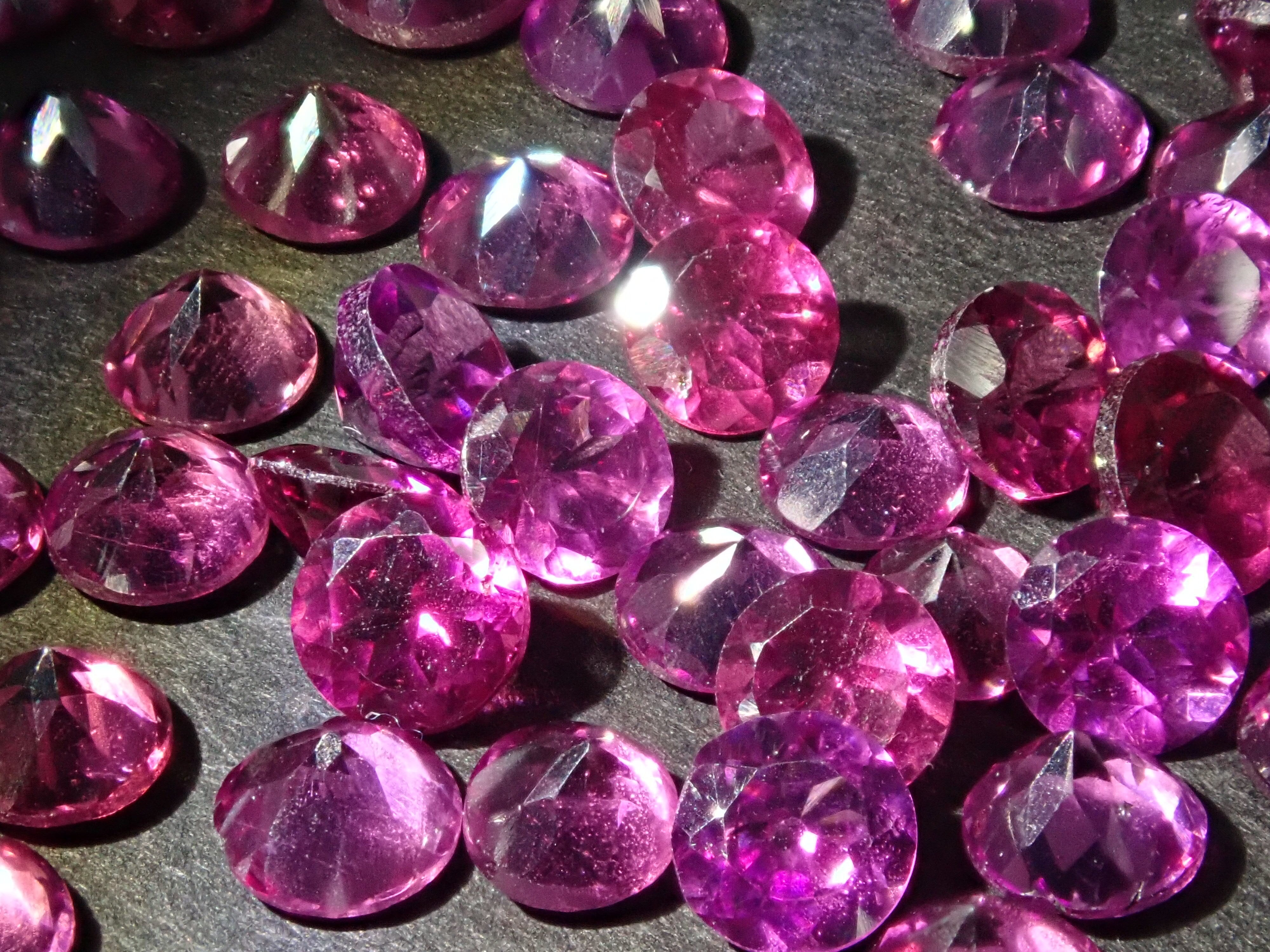 宝石ガチャンポ！！】グレープガーネット ～赤ぶどうを彷彿とさせる