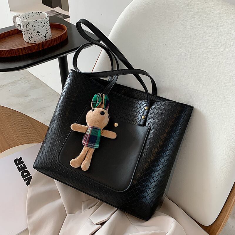 シンプルな大容量バッグハンドバッグ2020新しい流行のファッションネット赤いショルダーバッグ織りオールマッチポータブルトートバッグ Tiancai_Wing_Bag60021104485