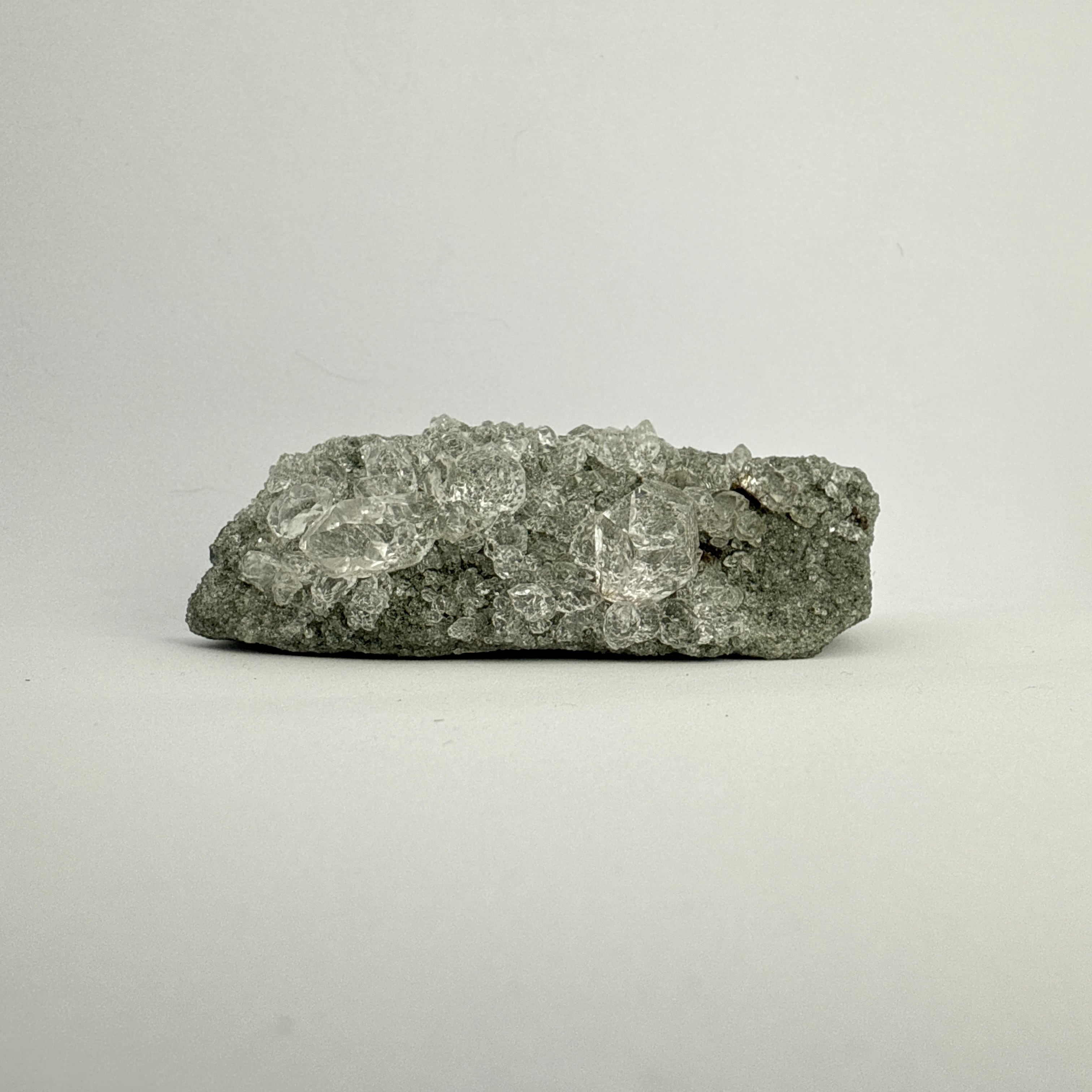 382 インドマニハール産ルチル入り水晶クラスター | Mea Via Stone