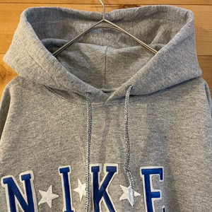 【GILDAN】NIKE ナイキ 刺繍ロゴ スウェット プルオーバー パーカー サイズM US古着