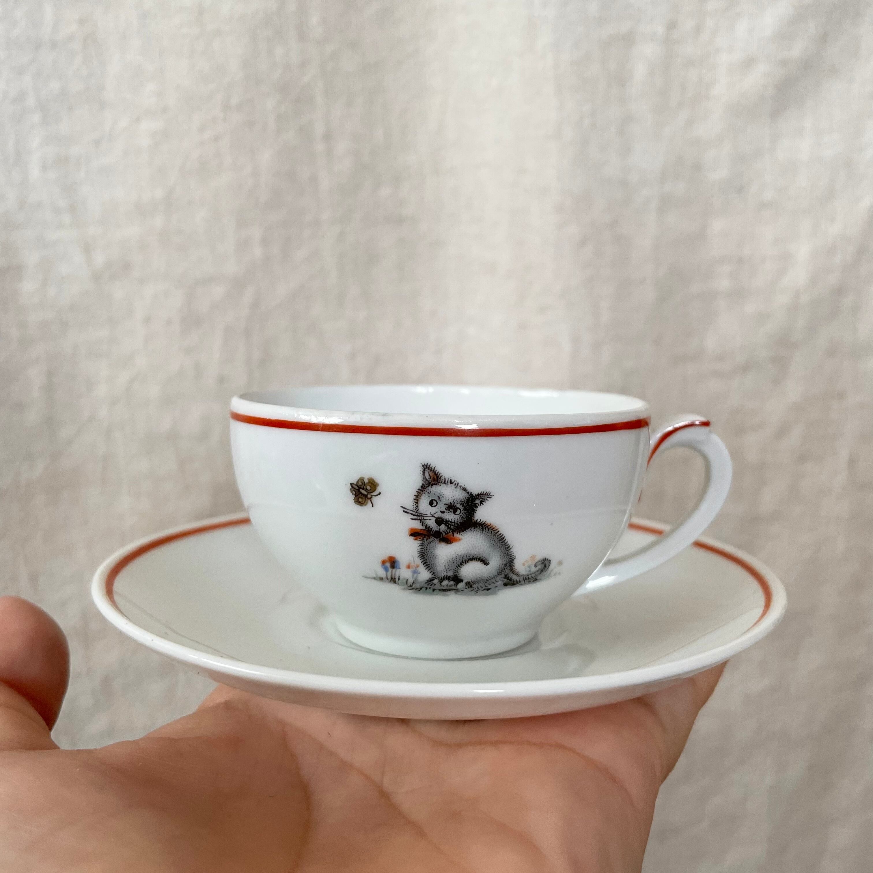 ミニチュアなネコのカップ&ソーサー