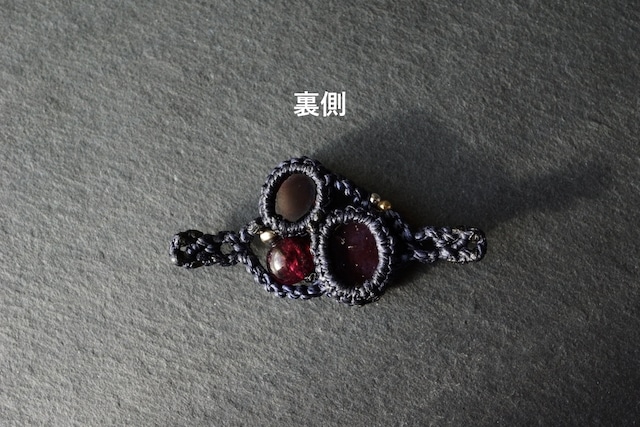 6条スターガーネット&ロードライトガーネットのマクラメブレスレット - 実 -【一点物】