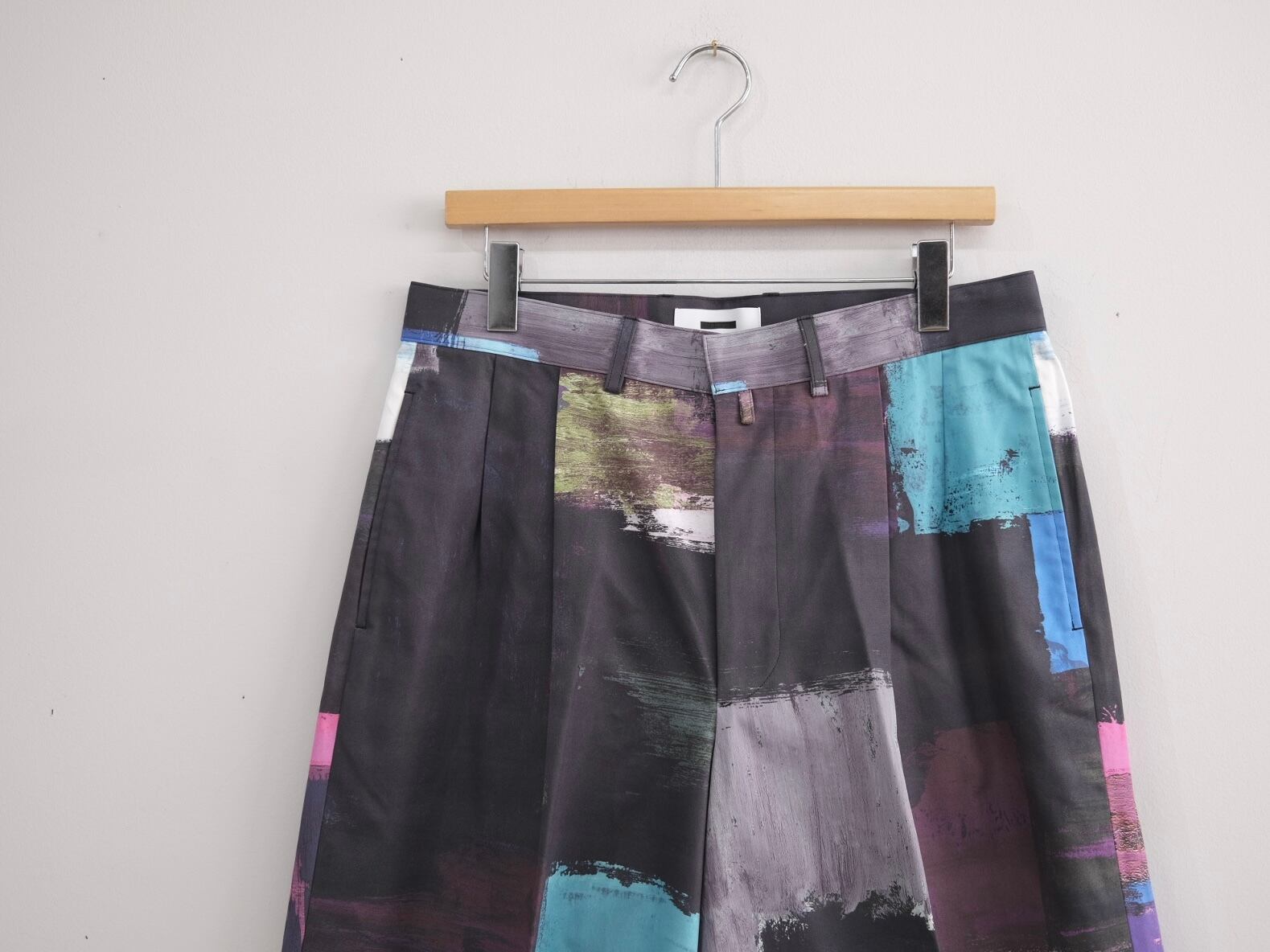 REVERBERATE” TACKED CHINO SHORTS - PATTERN - STANDARD DARK