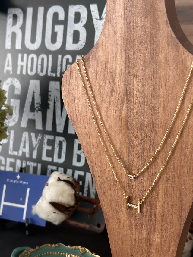 ＜ラグビー アクセサリー＞ジルコニア Hチャームネックレス