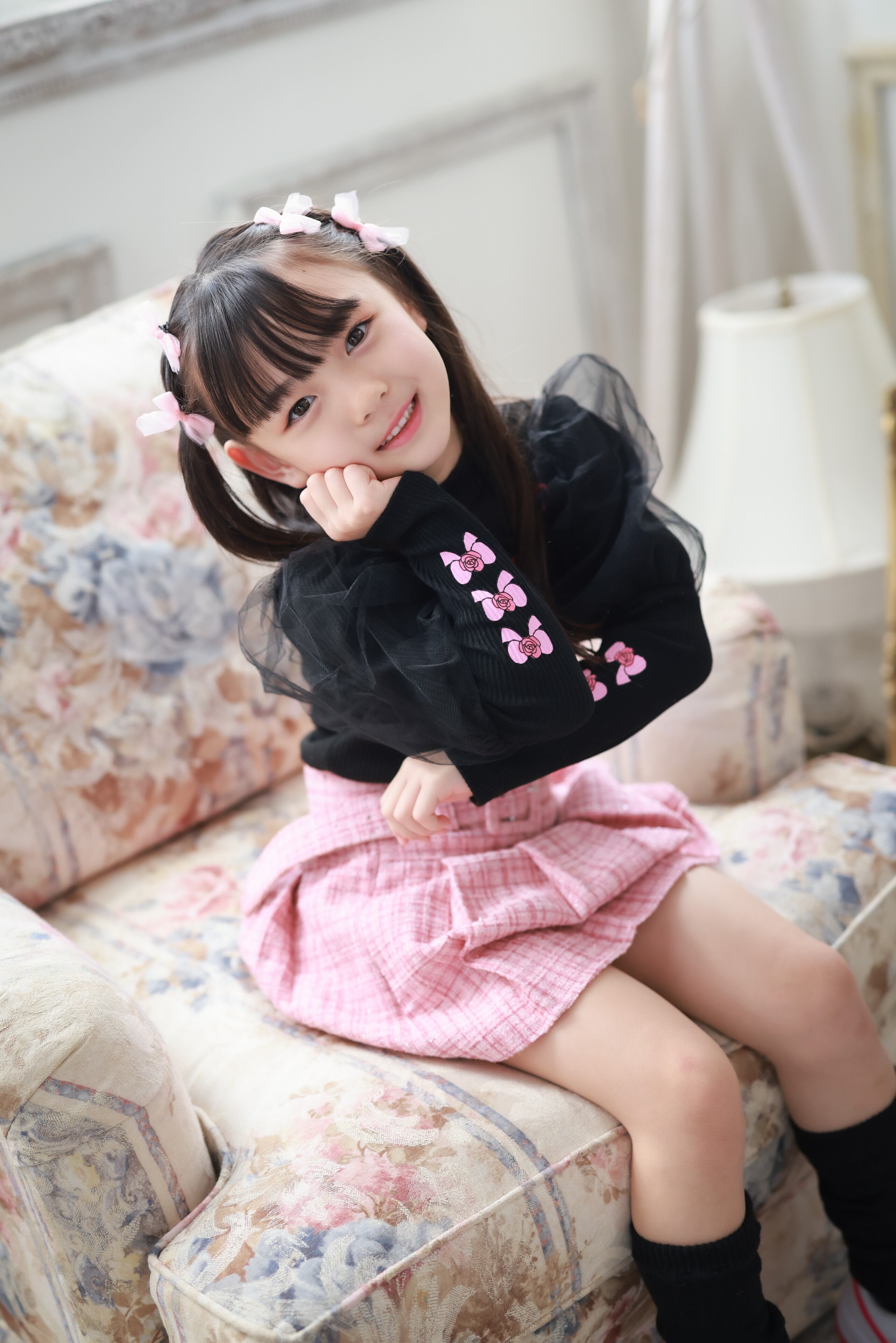 リントンツイード❤️ピンクサテンスカート❤️ハンドメイド♡ドールチャーム リントンツイード❤️ピンクサテンスカート❤️ハンドメイド♡ドールチャーム
